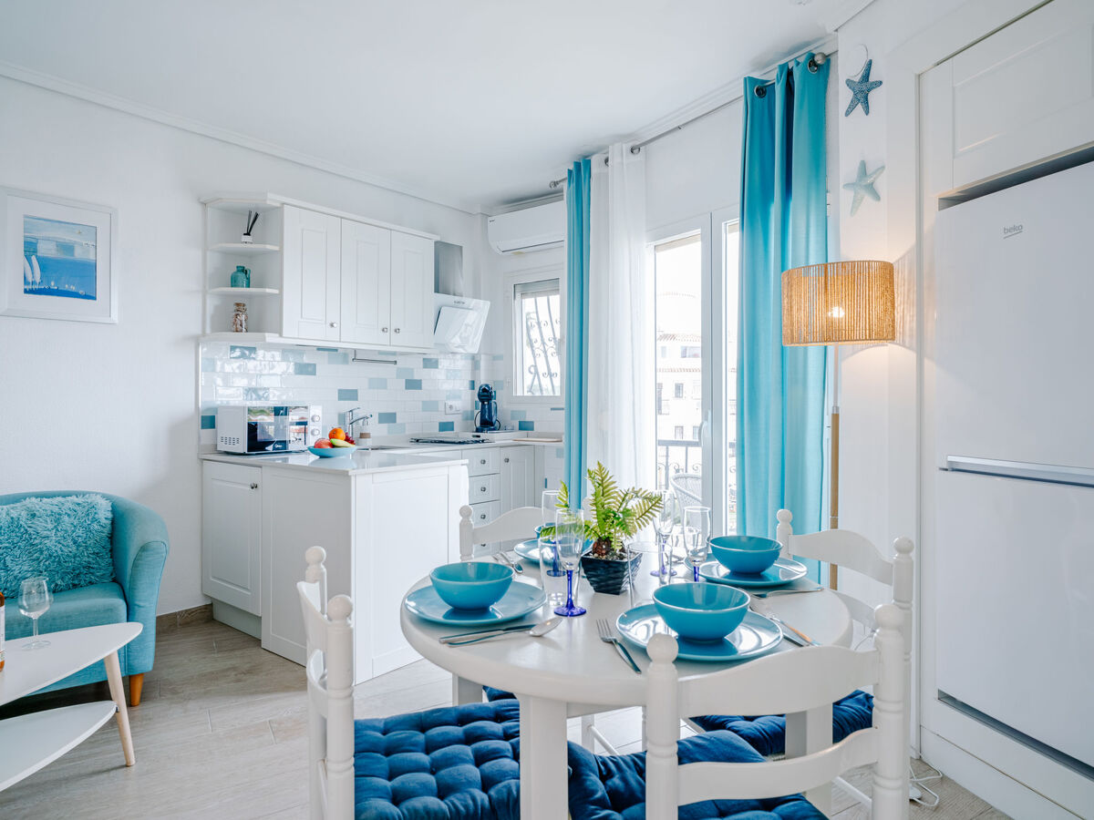 Essence, petit appartement 2 pièces à 280 m de la plage - Photo 3