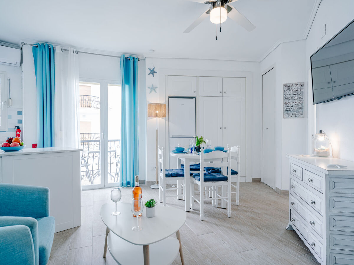 Essence, petit appartement 2 pièces à 280 m de la plage - Photo 4