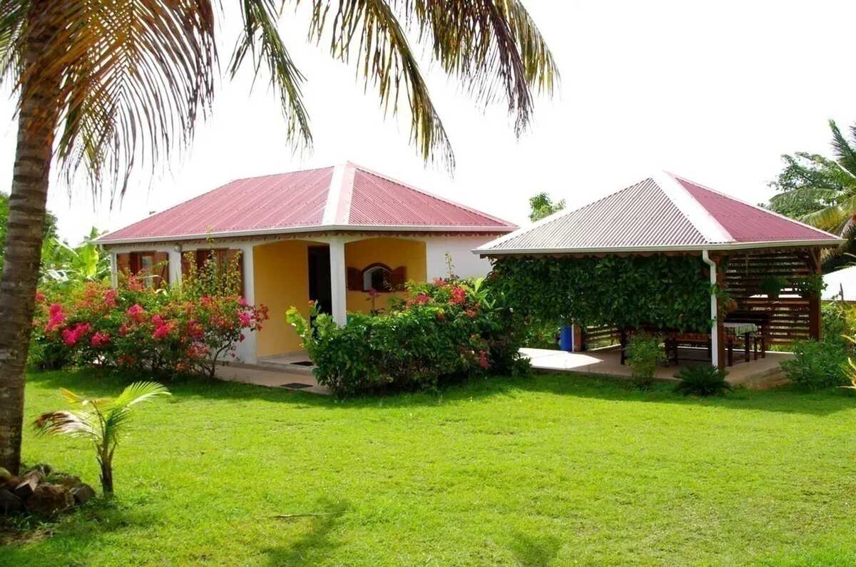 Maison 50 m² Sainte-Anne : jardin, terrasse et barbecue - Photo 1