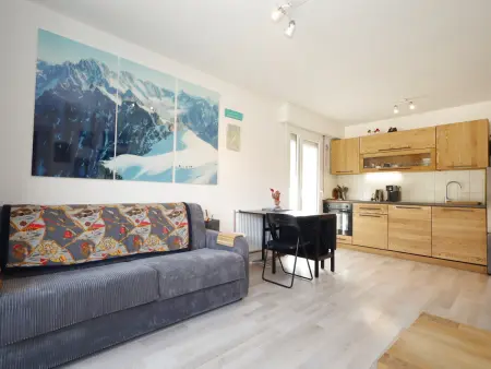 Location appartement à Les Houches, Studio cabine 4 pers au pied des pistes avec parking et WIFI