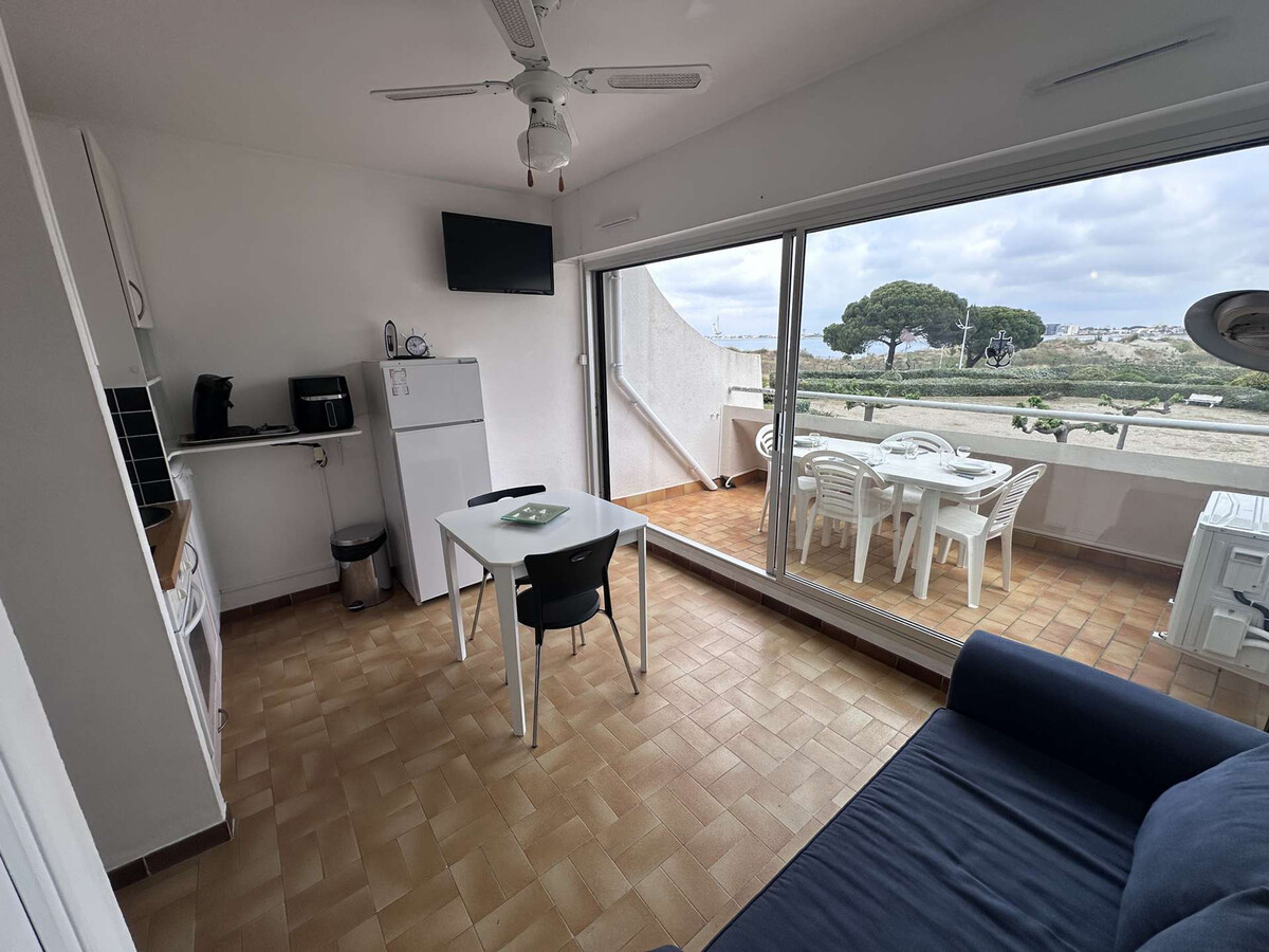 Studio 2 cabines climatisé bord de plage - Le Grau-du-Roi - Photo 7
