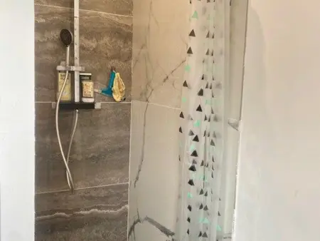 F3 moderne 63m² climatisé, 50m des Thermes : photo 9