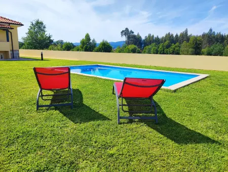 Location gite à Valença, Maison de tourisme rural avec piscine à Valença