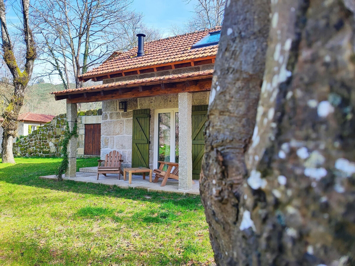 Gîte au bord de la rivière avec cheminée à Marco - Photo 2