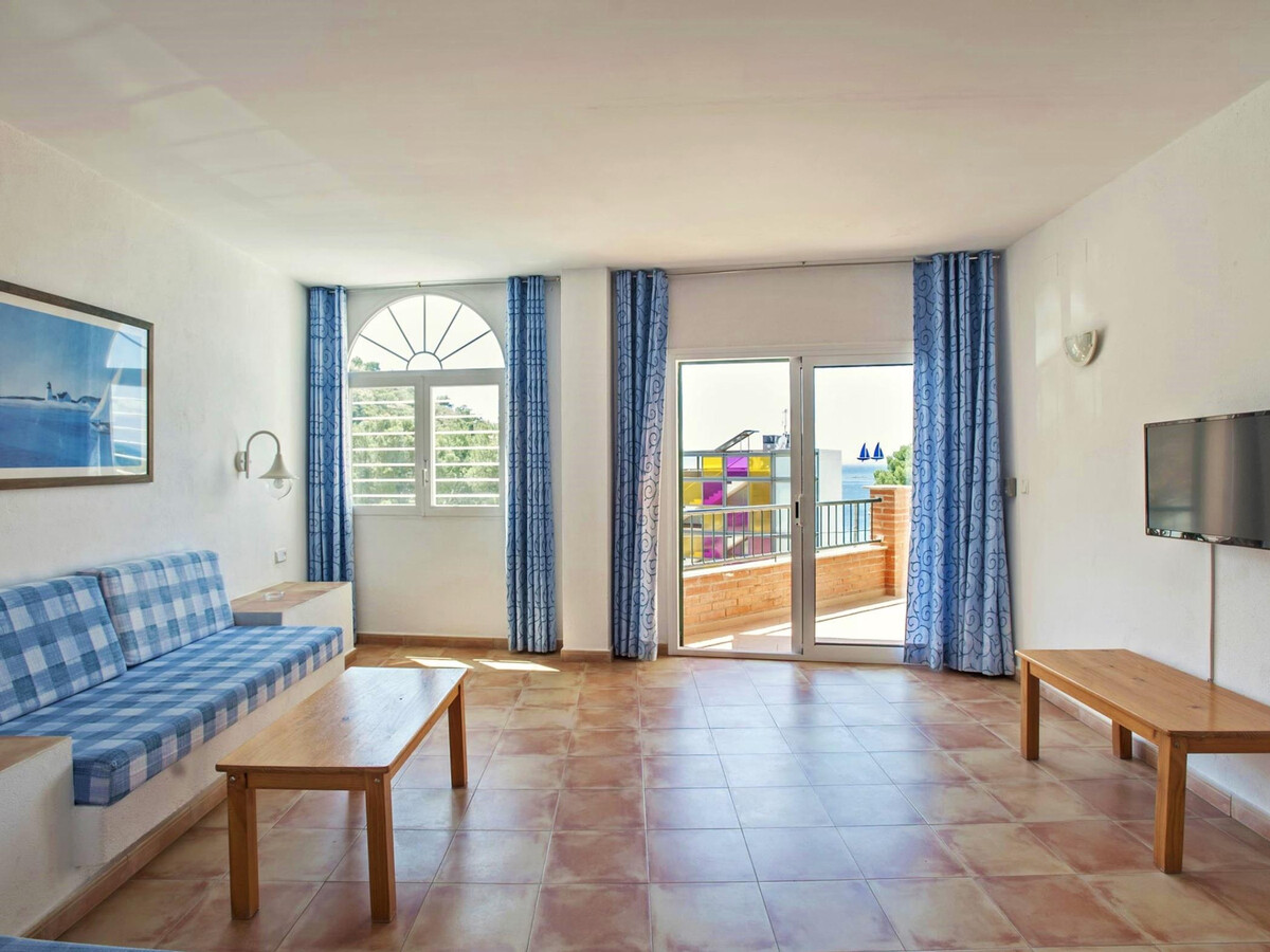 Appartement Roses face à la mer, 6 personnes, parking - Photo 3