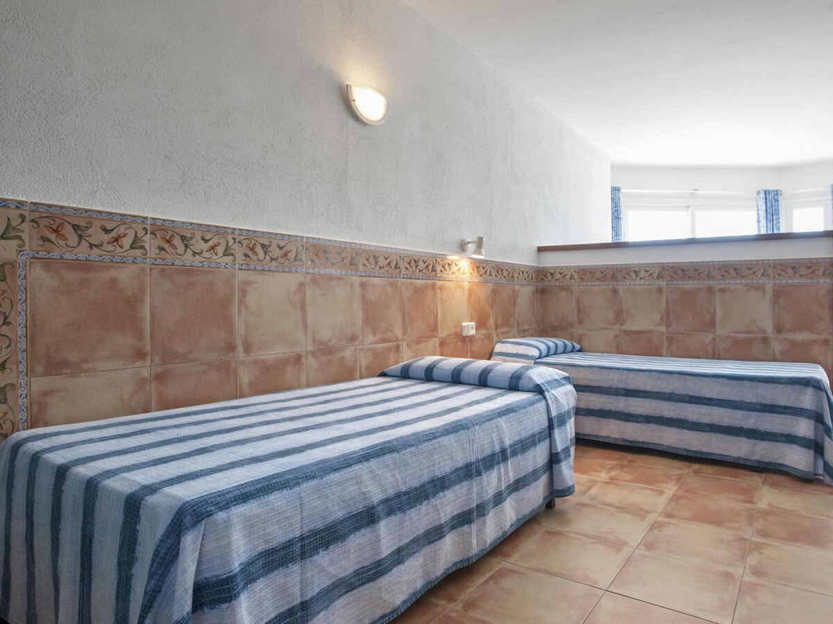 Appartement Roses face à la mer, 6 personnes, parking - Photo 5