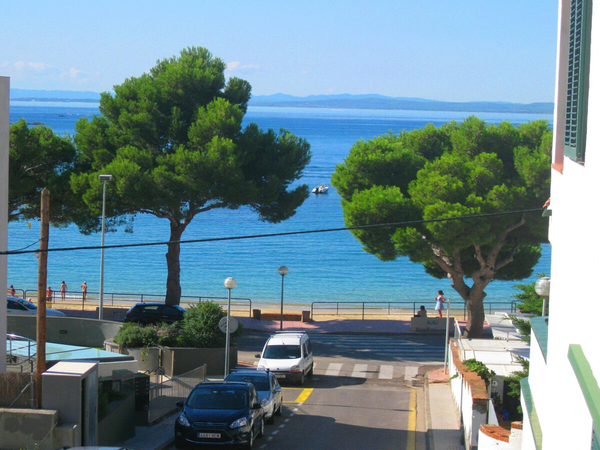 Appartement Roses face à la mer, 6 personnes, parking - Photo 9