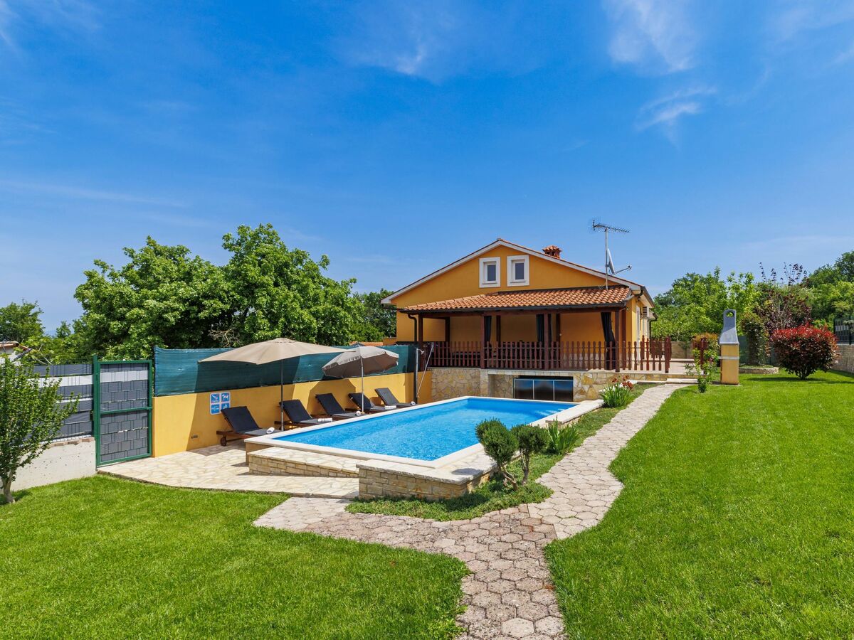 Maison Soriso à Motovun, piscine privée - Photo 1