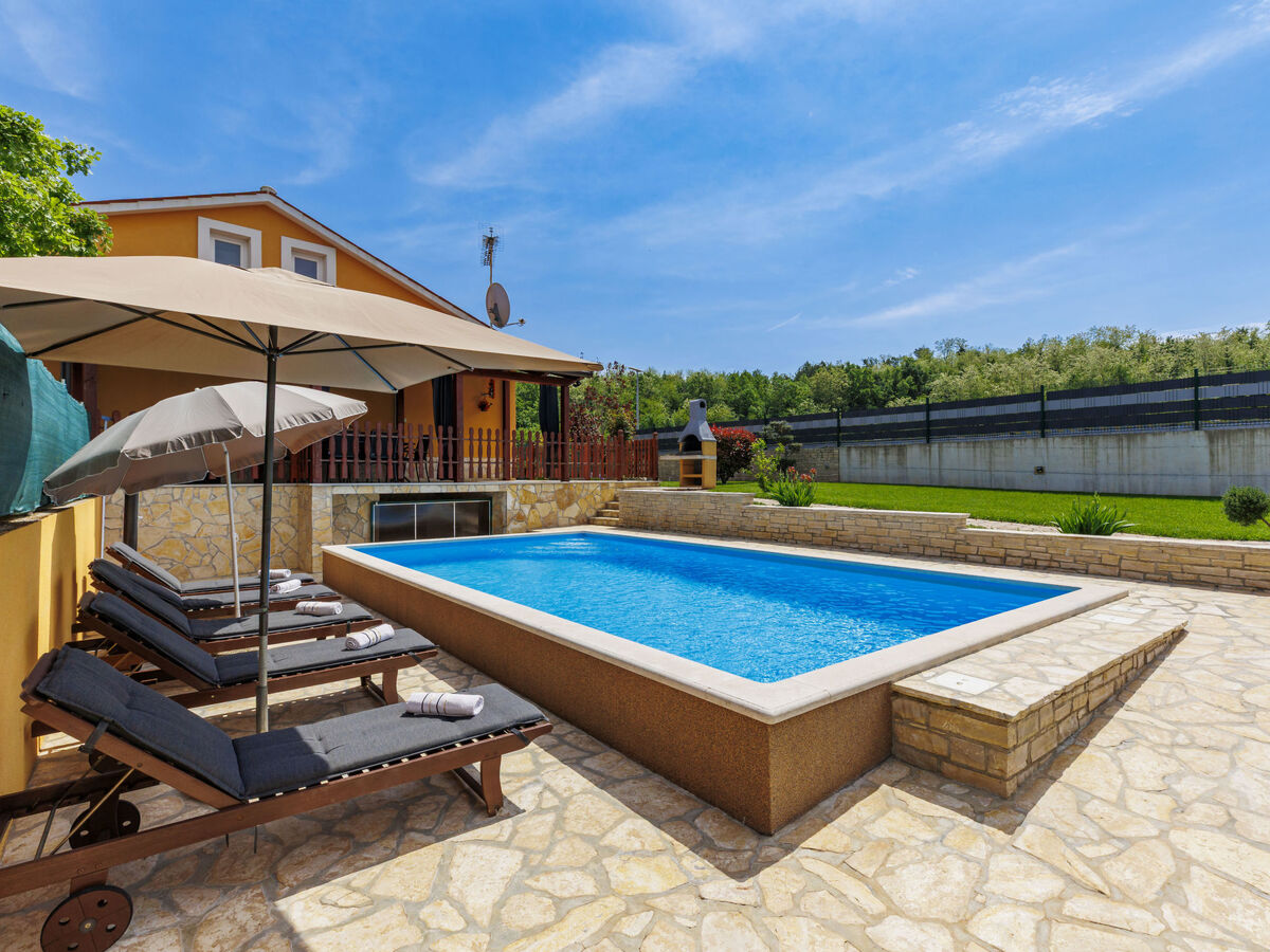 Maison Soriso à Motovun, piscine privée - Photo 2