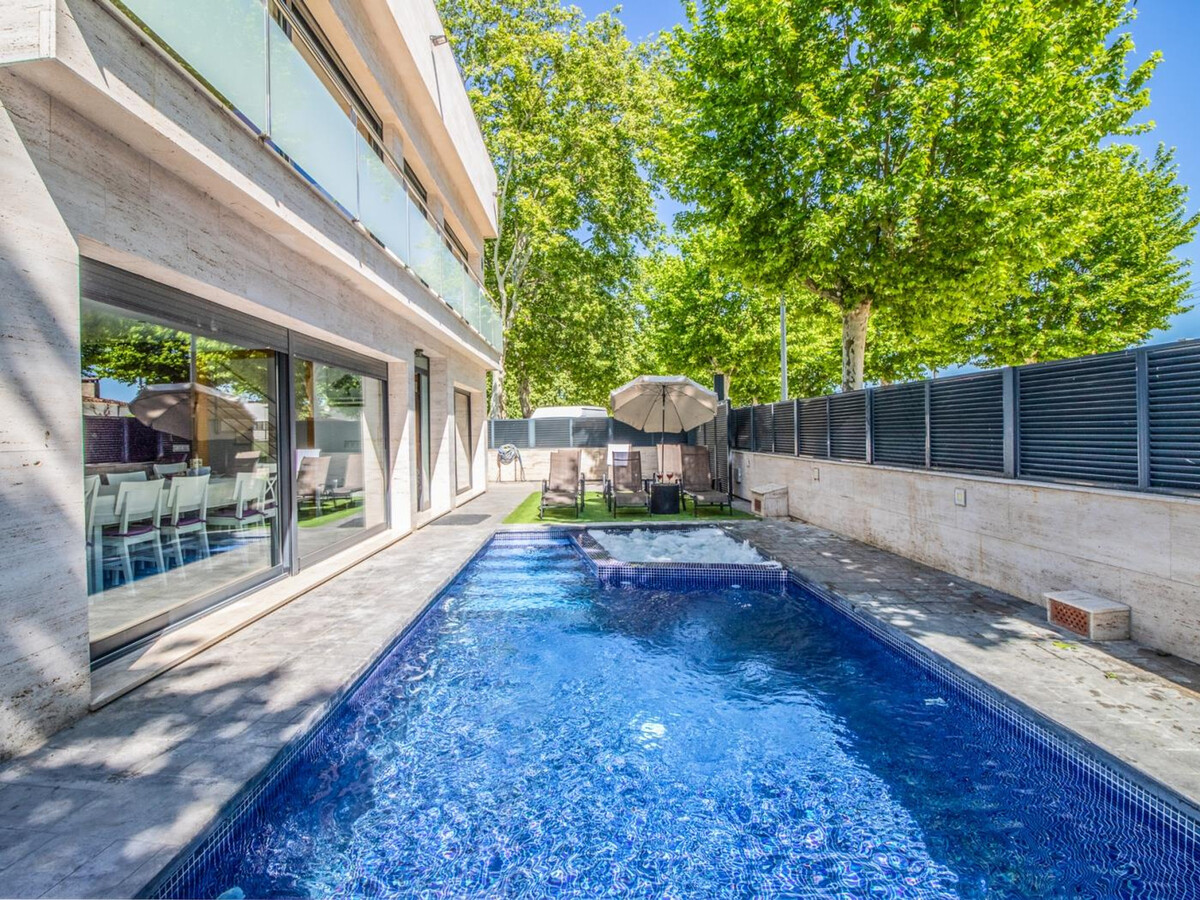 Villa Empuriabrava 5 chambres, piscine chauffable et jacuzzi - Photo 1