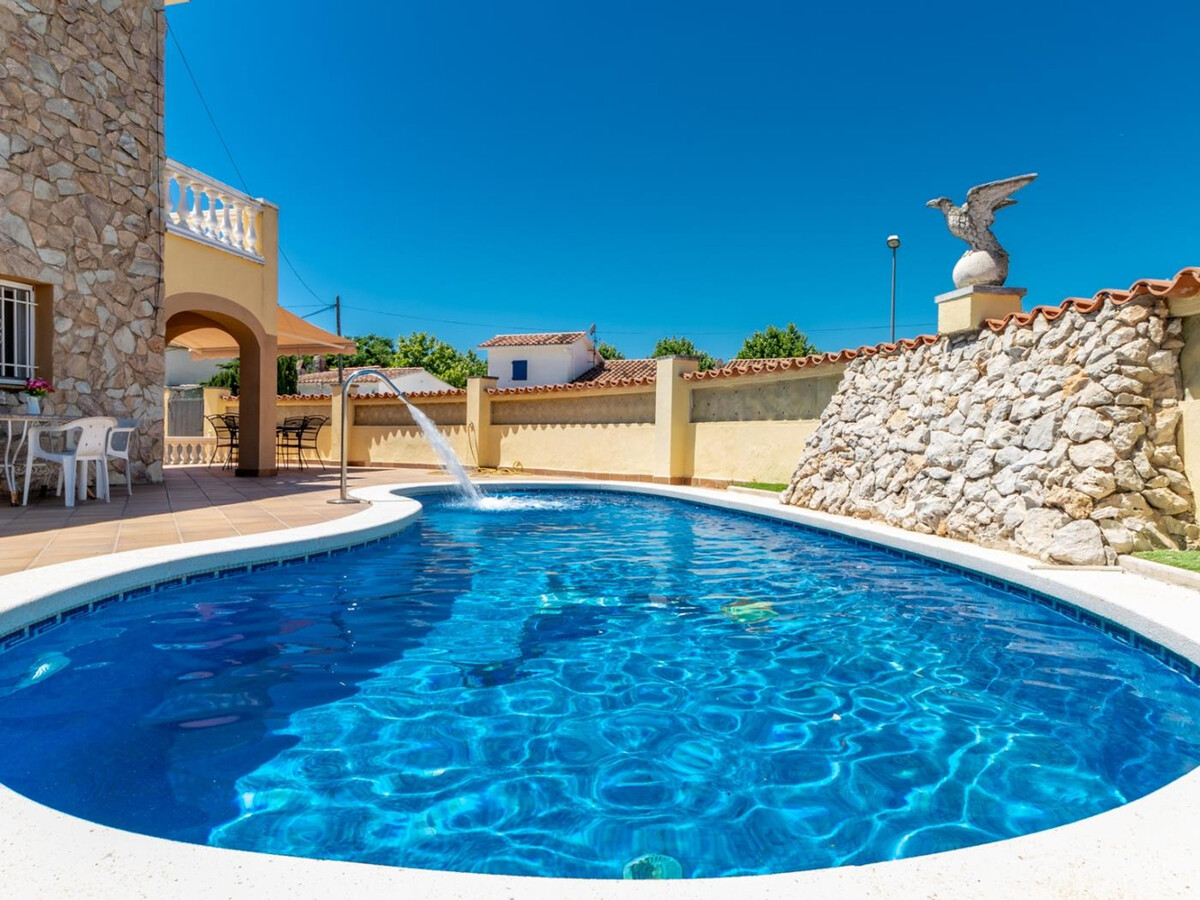 Villa 17 pers, piscine cascade et salle de jeux à Empuriabrava - Photo 1