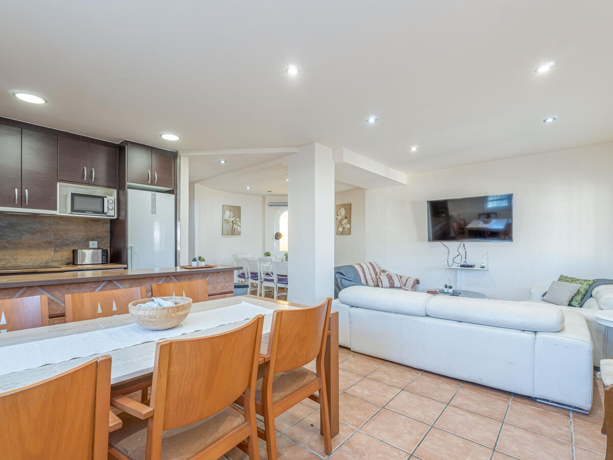 Villa 17 pers, piscine cascade et salle de jeux à Empuriabrava - Photo 5