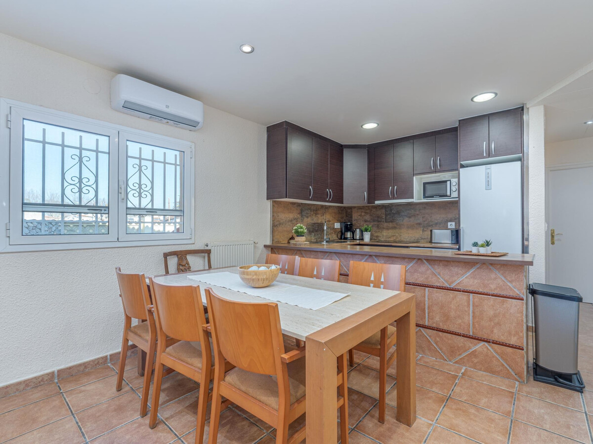 Villa 17 pers, piscine cascade et salle de jeux à Empuriabrava - Photo 6