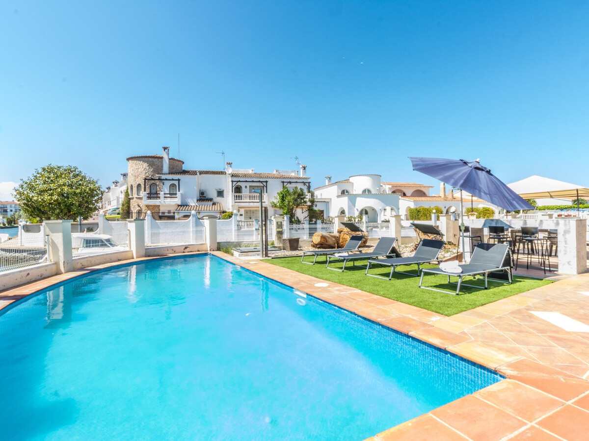 Villa 5 chambres sur canal à Empuriabrava, piscine privée - Photo 4