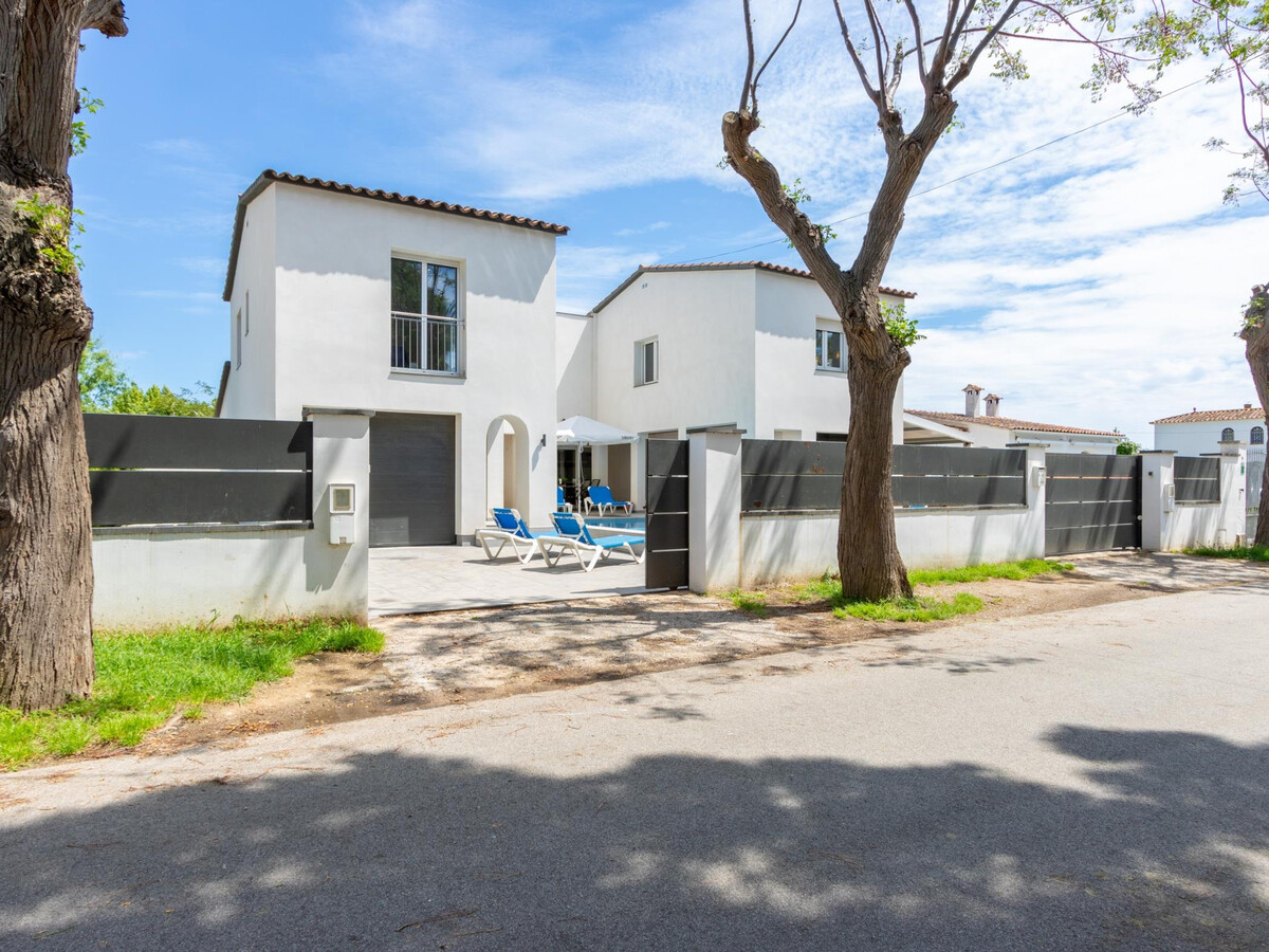 Villa 4 chambres avec piscine chauffée à Empuriabrava - Photo 5