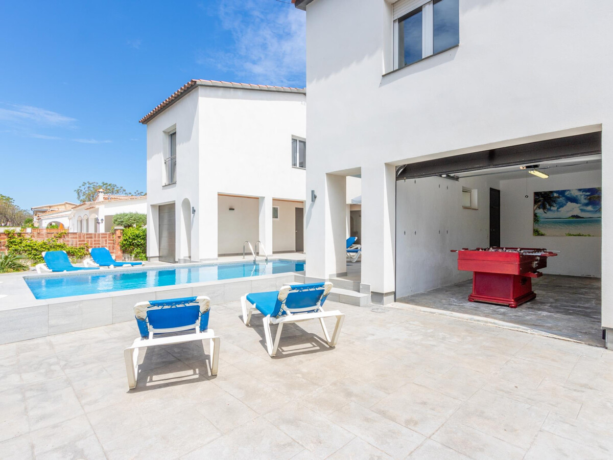 Villa 4 chambres avec piscine chauffée à Empuriabrava - Photo 9