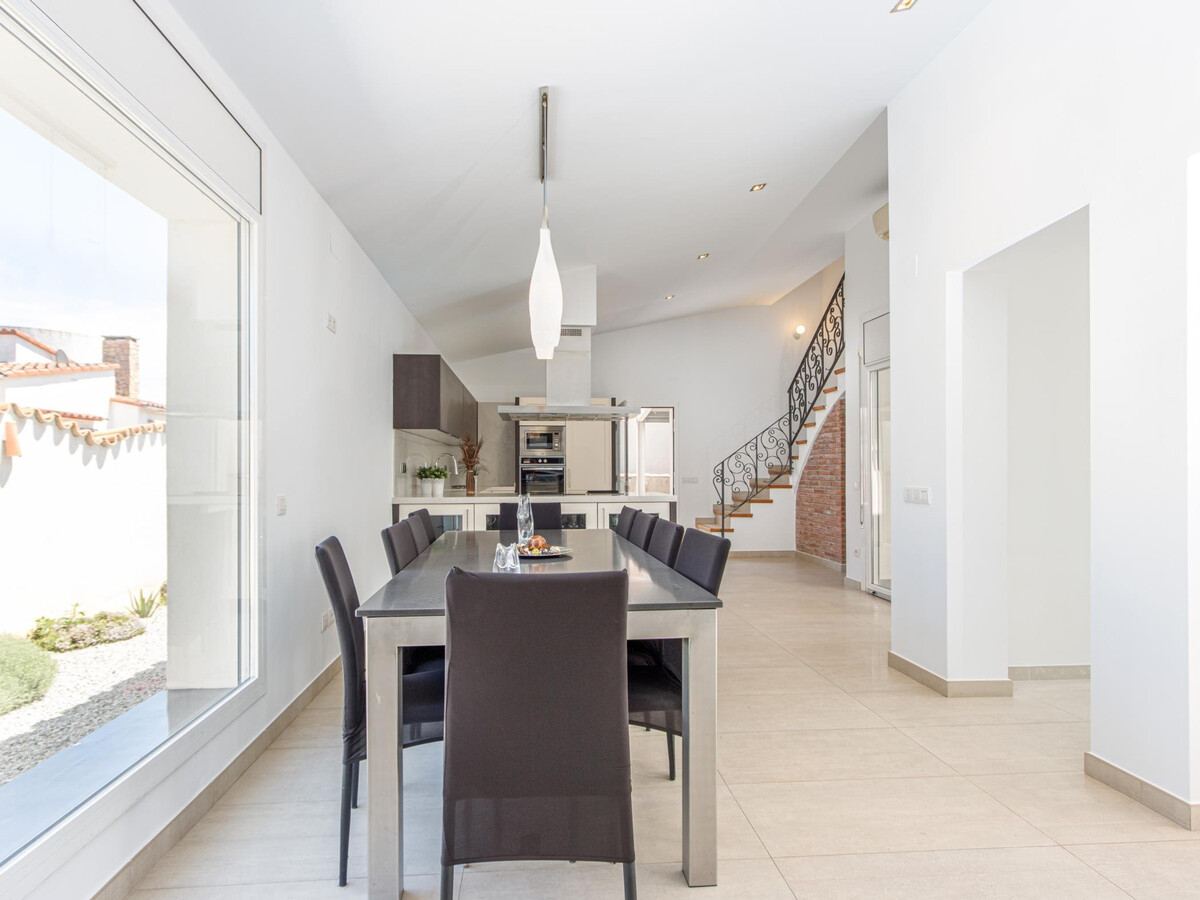 Villa 4 chambres avec piscine chauffée à Empuriabrava - Photo 10