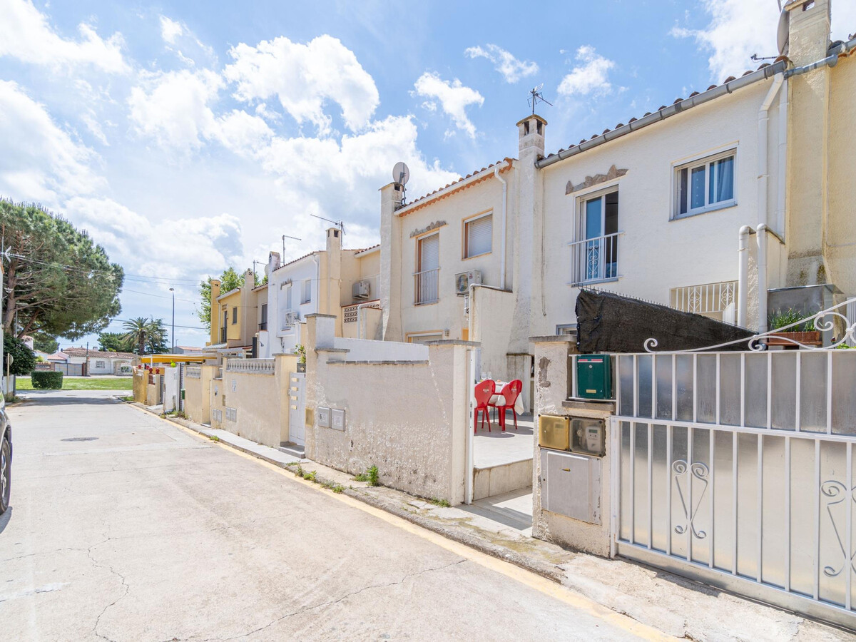 Villa rénovée 6 personnes, terrasse et piscine commune - Photo 2