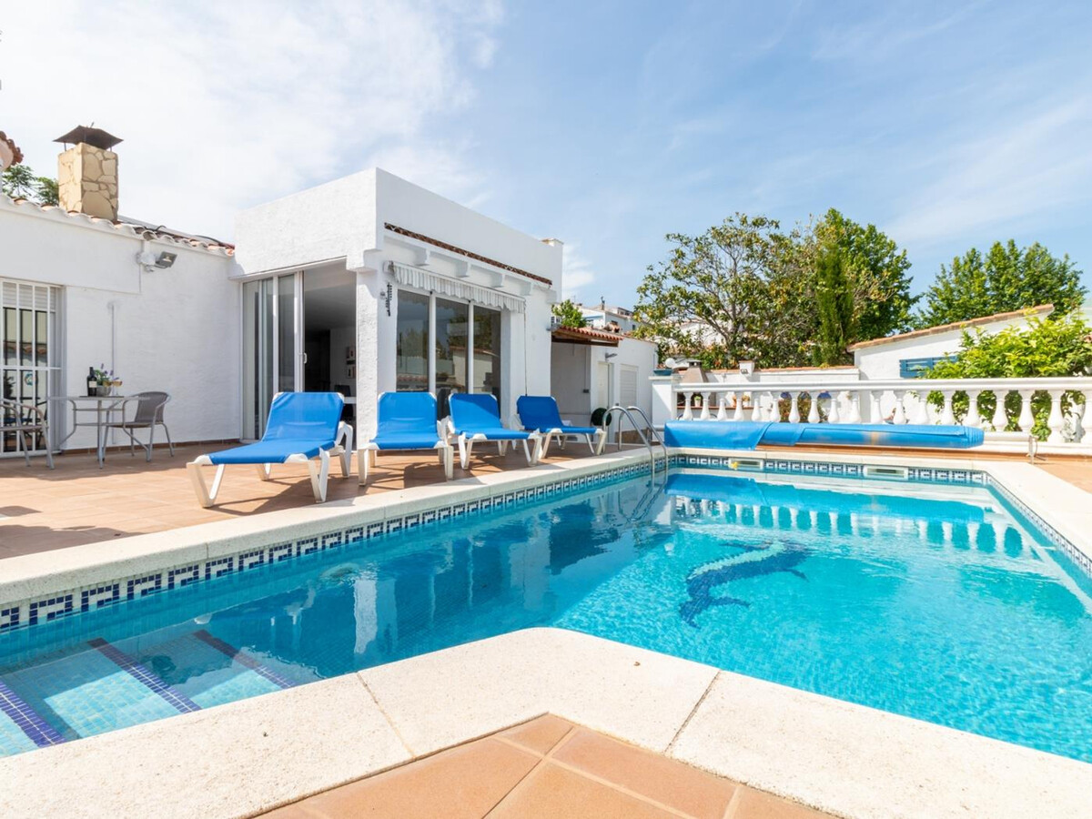 Villa 4 chambres avec piscine chauffée à Empuriabrava - Photo 1