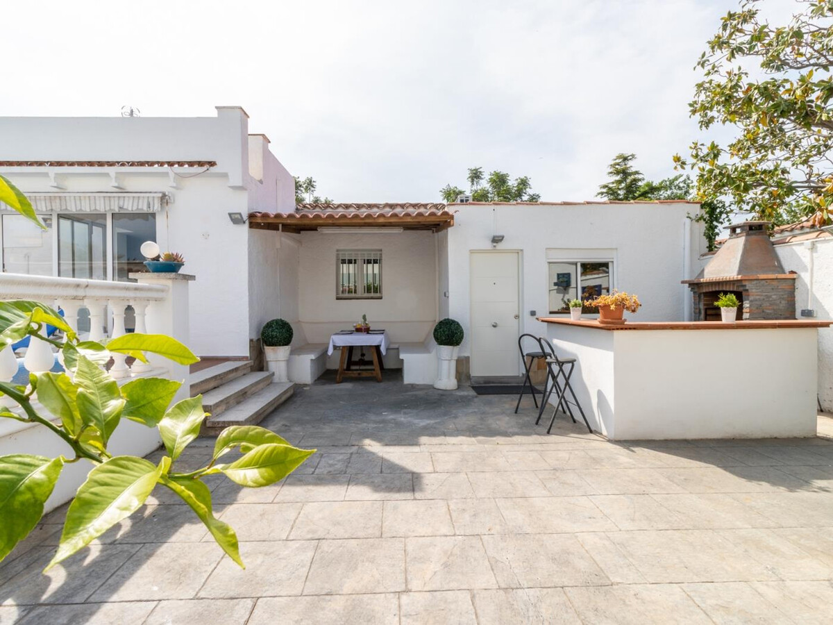 Villa 4 chambres avec piscine chauffée à Empuriabrava - Photo 10