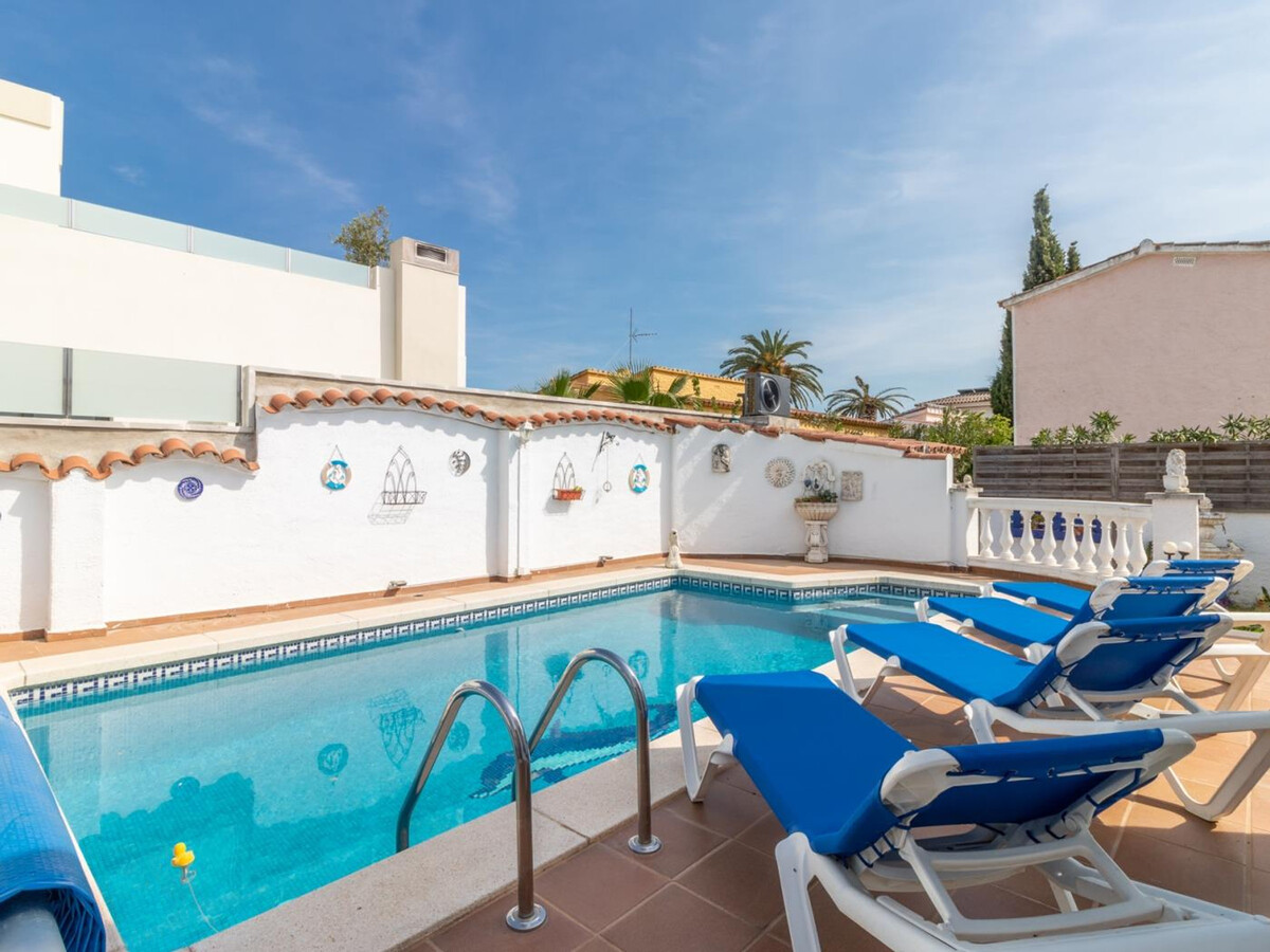 Villa 4 chambres avec piscine chauffée à Empuriabrava - Photo 15