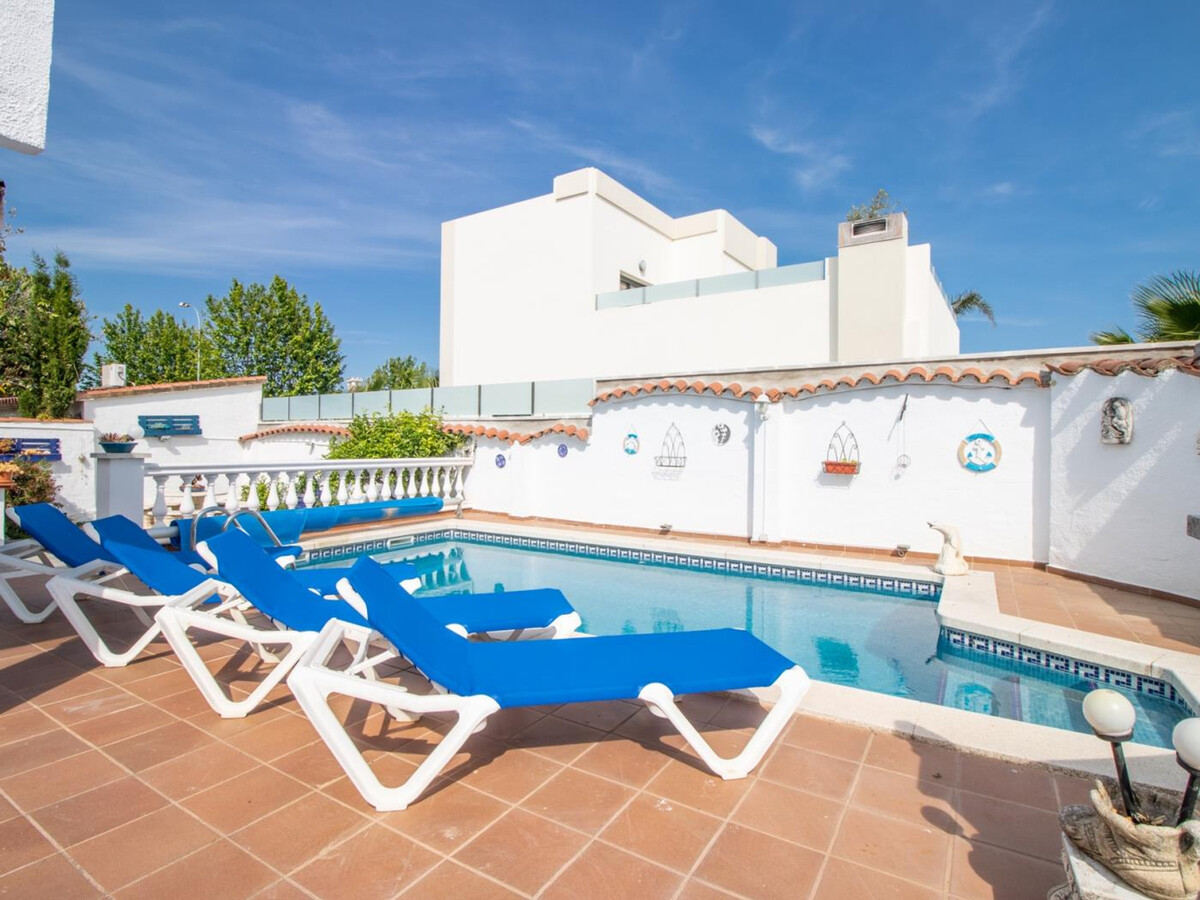 Villa 4 chambres avec piscine chauffée à Empuriabrava - Photo 16