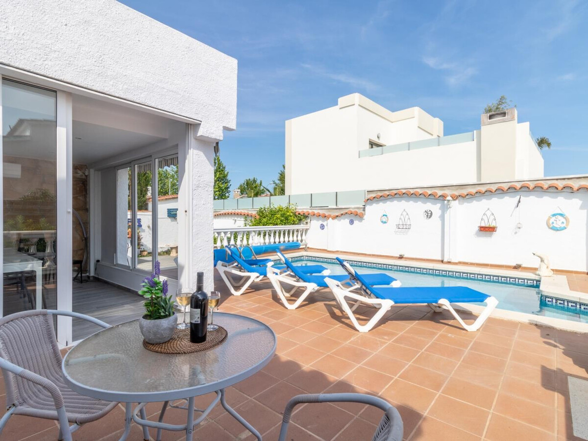 Villa 4 chambres avec piscine chauffée à Empuriabrava - Photo 17