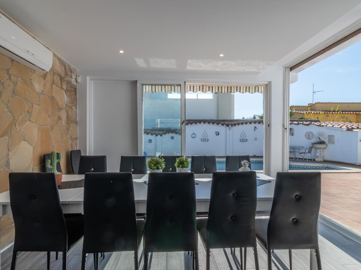 Villa 4 chambres avec piscine chauffée à Empuriabrava - Photo 22