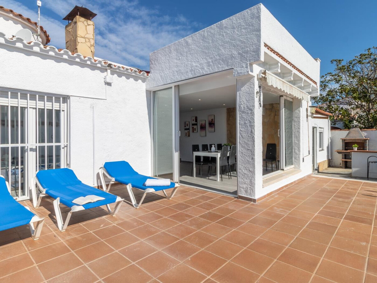 Villa 4 chambres avec piscine chauffée à Empuriabrava - Photo 23