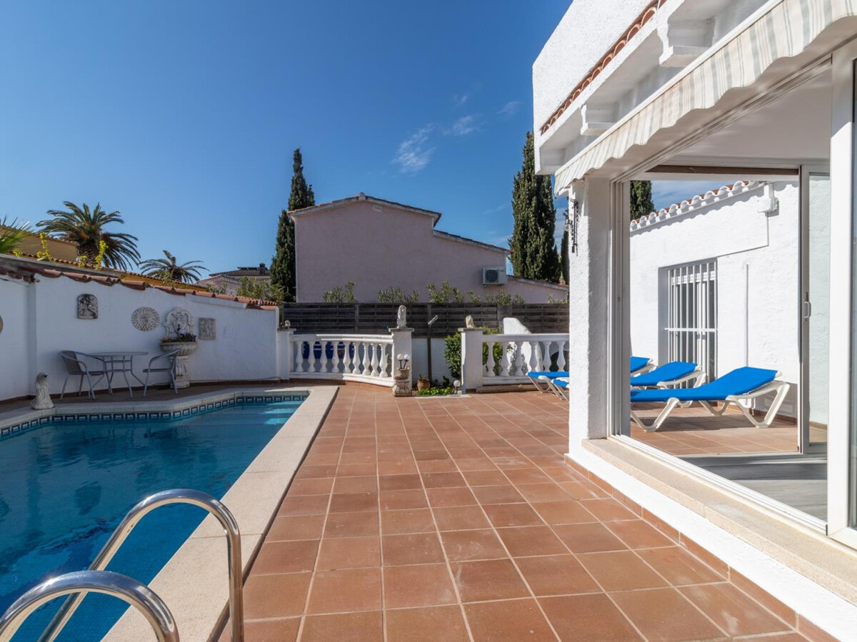 Villa 4 chambres avec piscine chauffée à Empuriabrava - Photo 24
