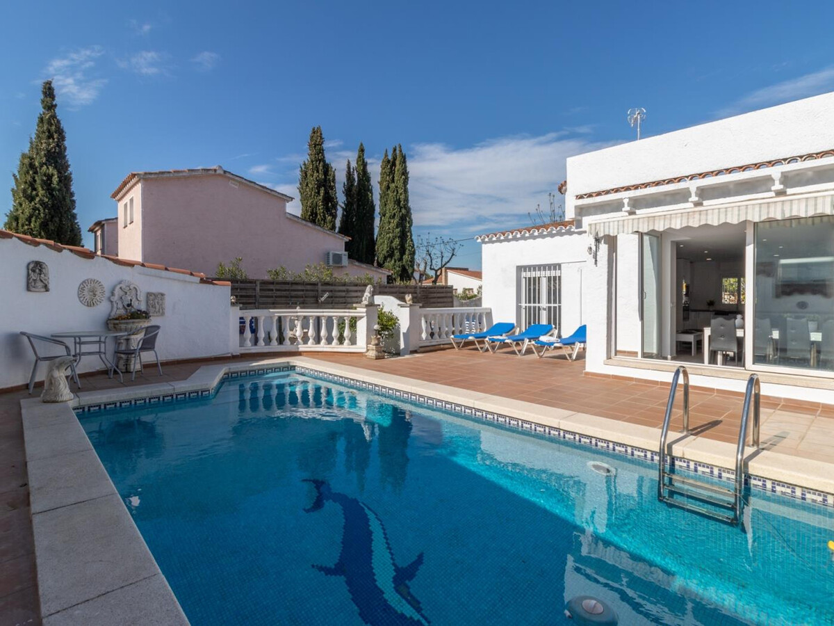 Villa 4 chambres avec piscine chauffée à Empuriabrava - Photo 25