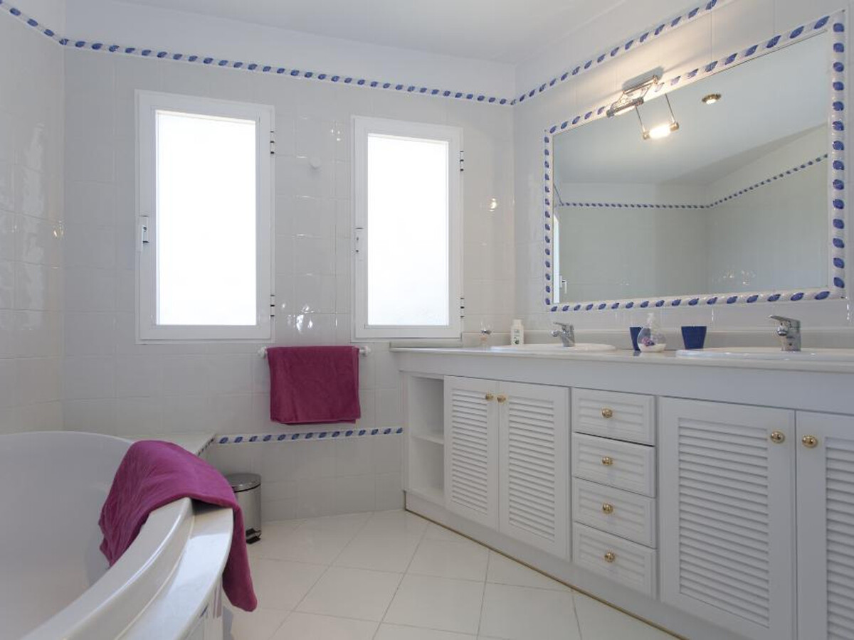 Villa 3 chambres Polop, piscine 9x5m et terrain boisé - Photo 21