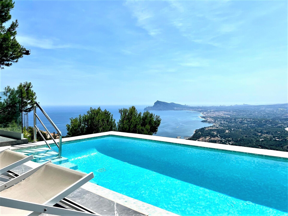 Villa Bauhaus Altea-Hills, piscine débordement chauffée - Photo 1