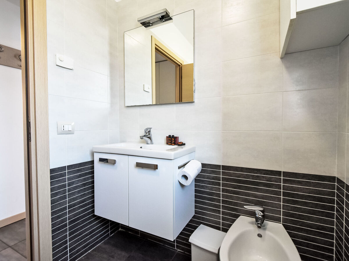 Appartement vue lac à Spinone al Lago, piscine en résidence - Photo 21