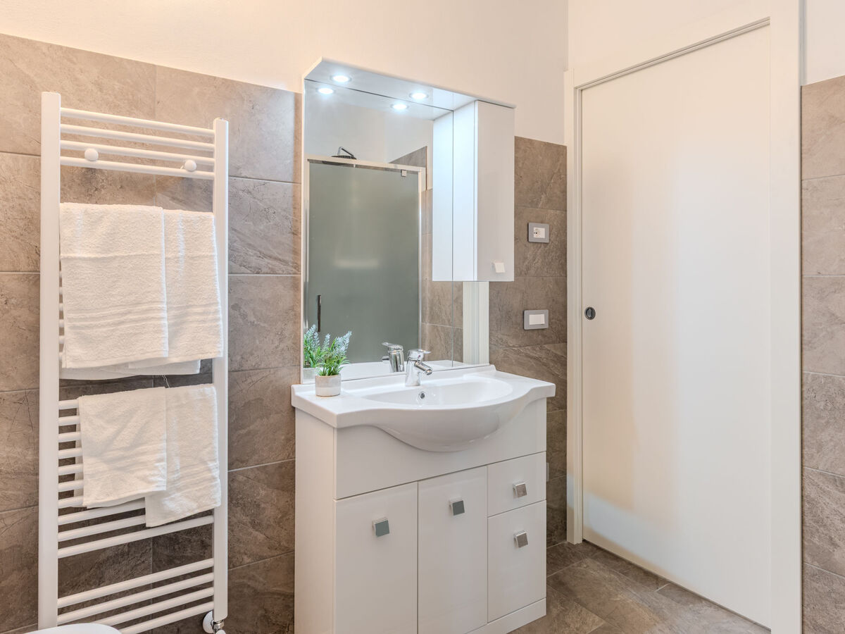 Appartement DeMa à Tremezzina, rénové 2025, vue lac - Photo 13