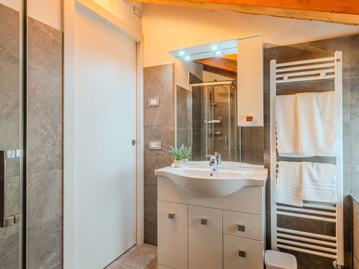 Studio rénové à Tremezzina, vue lac et montagnes - Photo 15