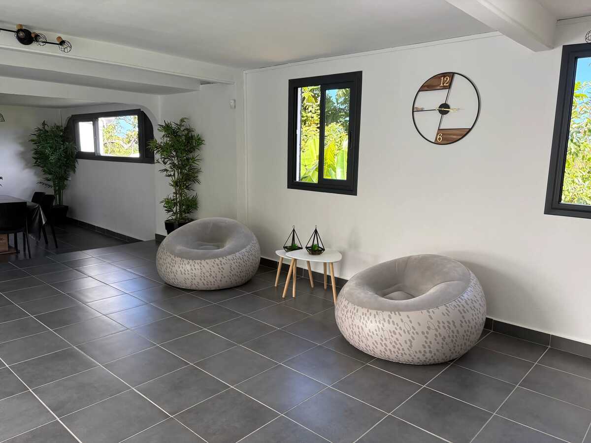 Maison 4 chambres avec piscine privée à Sainte-Anne - Photo 4