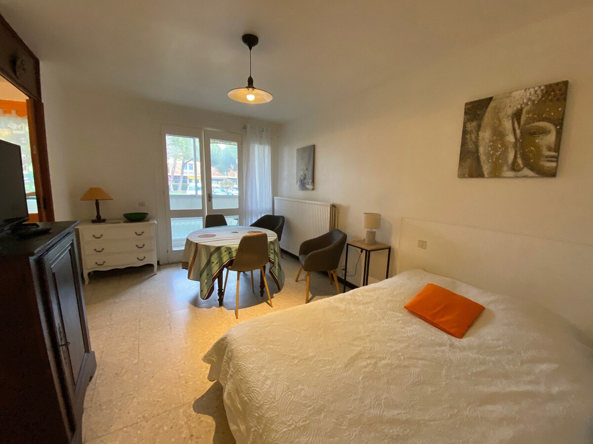 T1 30 m² Balaruc-les-Bains, loggia, face thermes - Photo 2