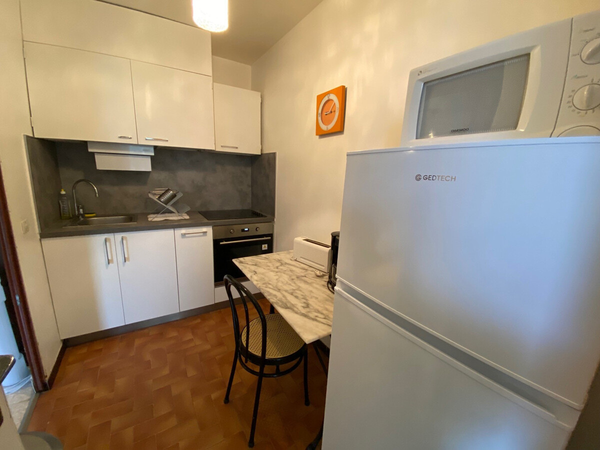 T1 30 m² Balaruc-les-Bains, loggia, face thermes - Photo 5
