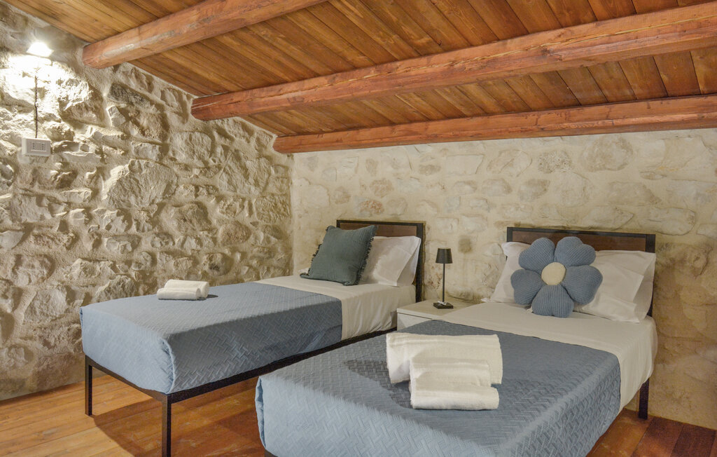 Maison de 250 m² avec piscine à Chiaramonte Gulfi - Photo 7