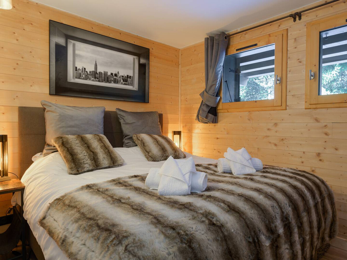 Duplex rénové à Courchevel 1850, cheminée & terrasse - Photo 2