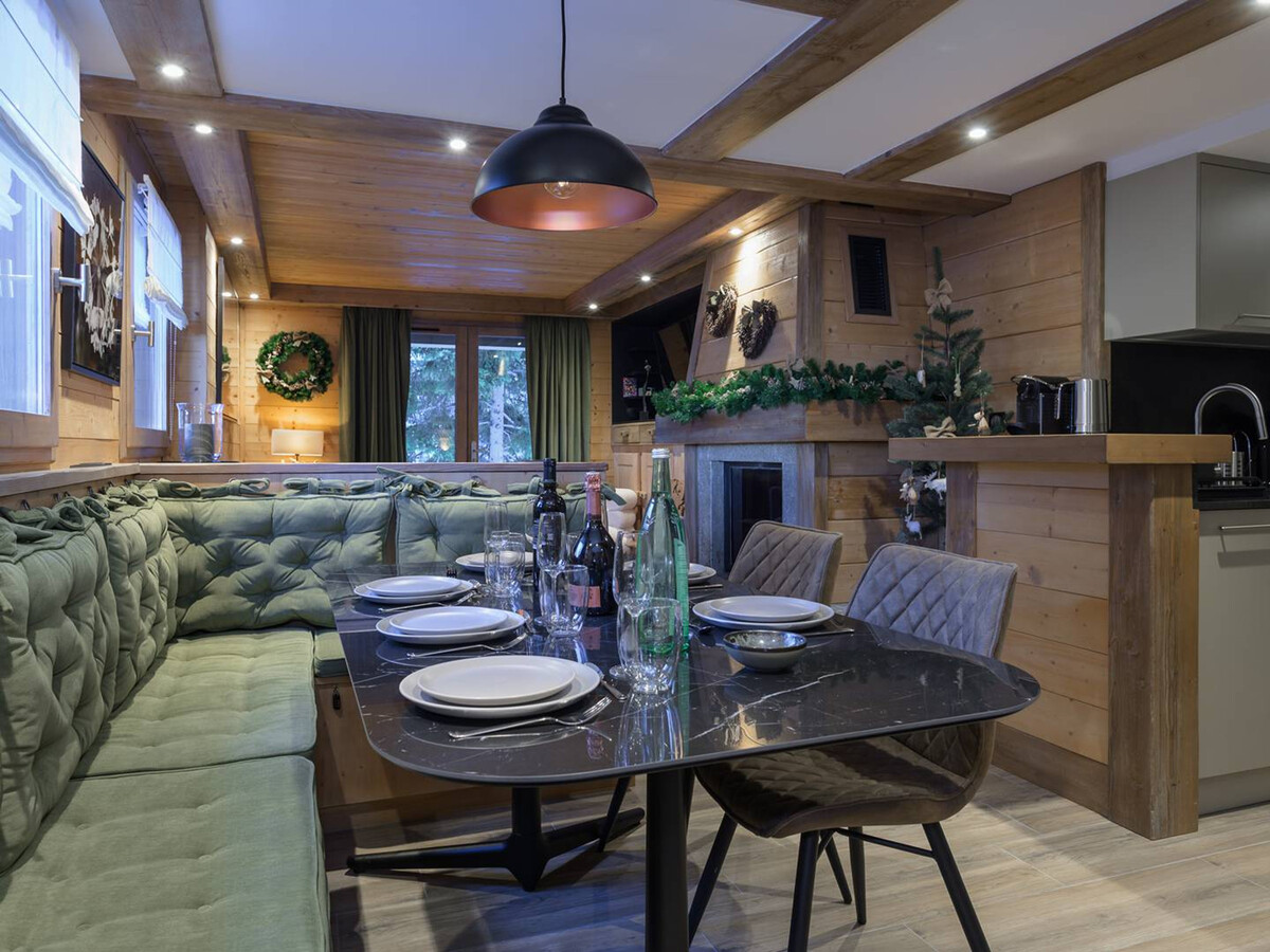 Duplex rénové à Courchevel 1850, cheminée & terrasse - Photo 4