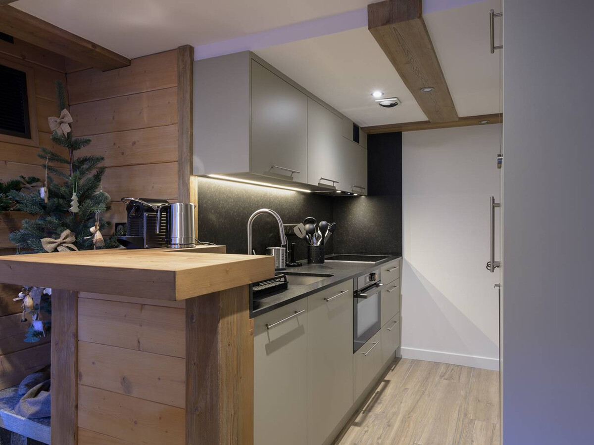 Duplex rénové à Courchevel 1850, cheminée & terrasse - Photo 8