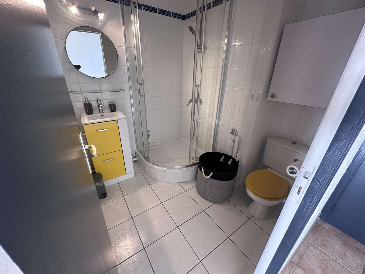 Studio rénové face au port à Le Grau-du-Roi - Photo 18