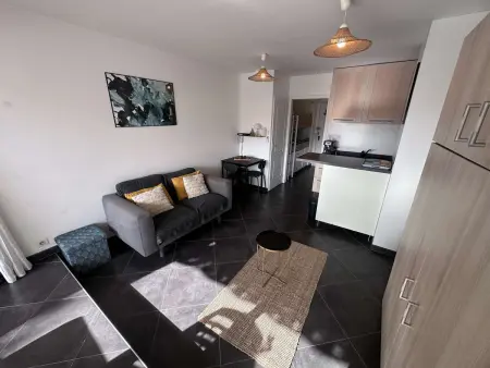 Studio-cabine climatisé avec parking privé, plage à 100 m, Le Grau-du-Roi : photo 4