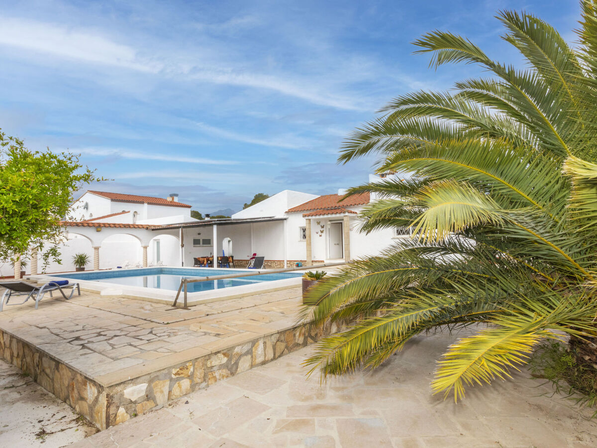 Villa Junqué-Verdure avec piscine à Miami Platja - Photo 23