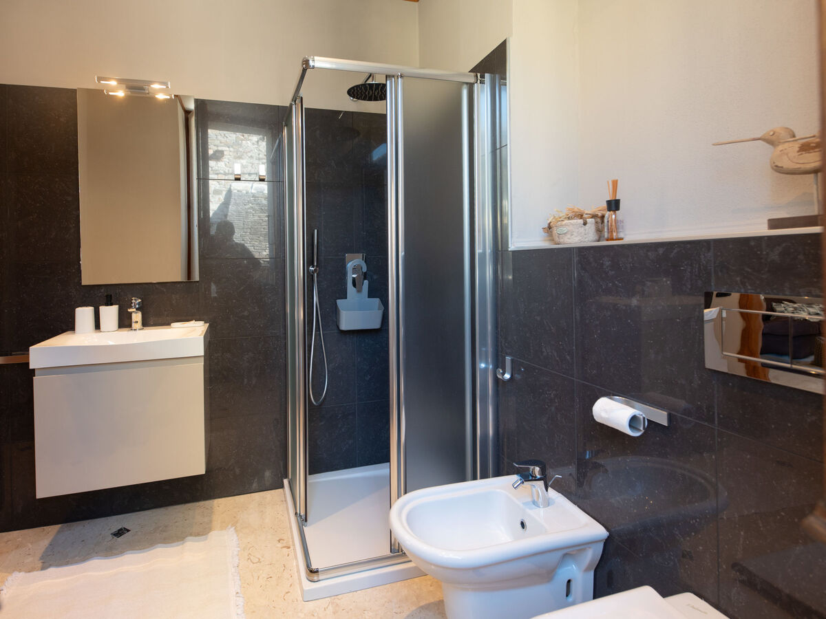 Appartement Bac 2 à 100 m du lac de Mergozzo - Photo 13