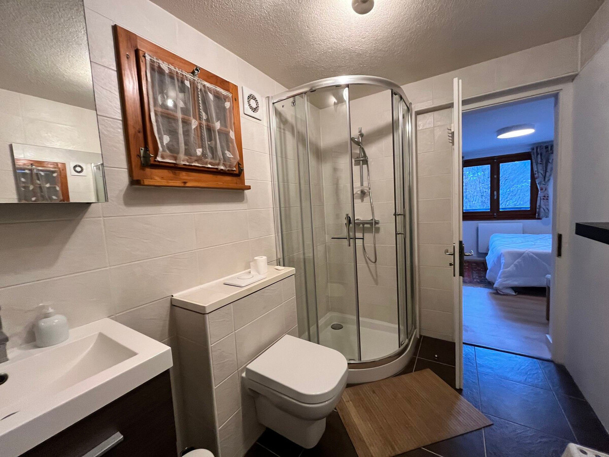 Chalet Les Niverolles, 4 chambres, jardin 1000m² à Samoëns - Photo 8