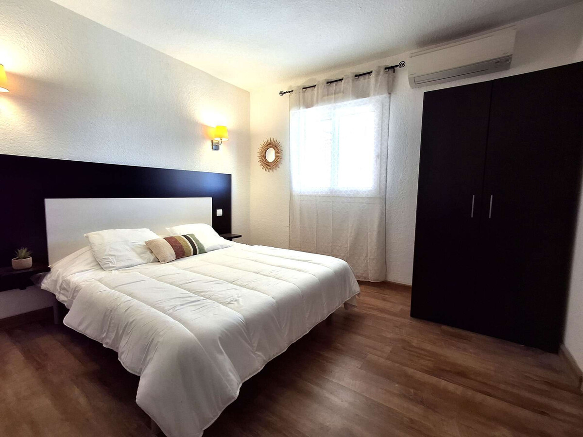 Studio climatisé Saint-Florent, vue piscine et mer - Photo 4