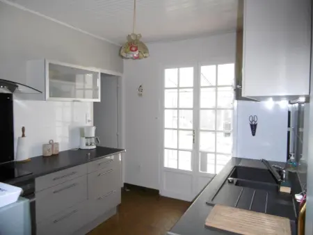 Maison de plain-pied avec jardin ombragé et animaux admis, proche mer et forêt - 6 pers - Photo 6